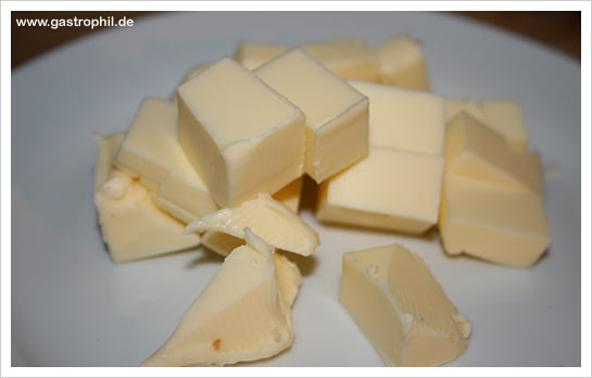 perlhuhn-08-sosse-montieren-butter