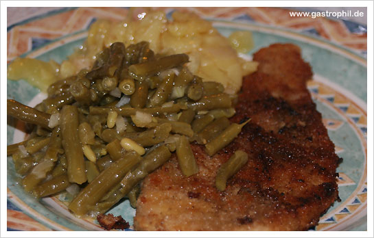 schnitzel-kartoffelsalat-bohnensalat