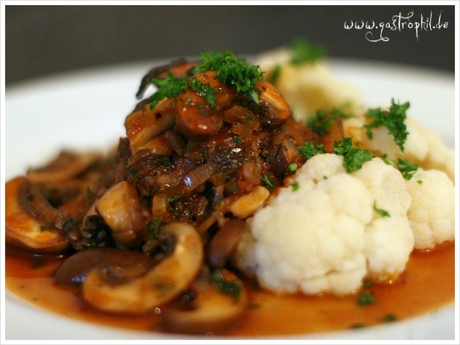 Boulettes sauce chasseur oder auch Fleischküchle mit Jägersauce ...