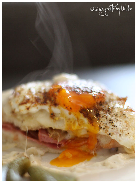 croque-madame-spezial-ei-fluessig