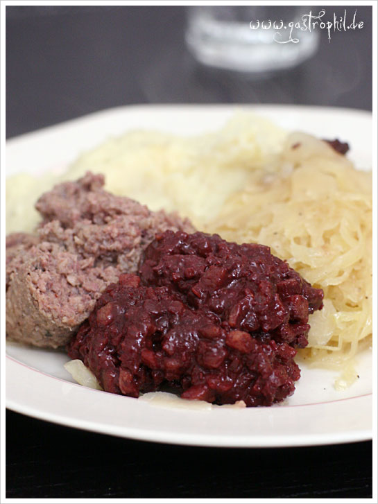 sauerkraut-blutwurst-leberwurst