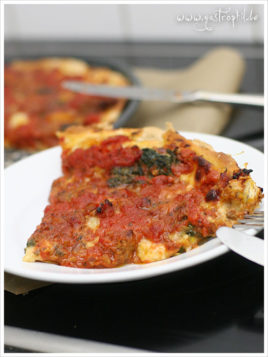 chicago-style-meatball-deep-dish-pizza-slice