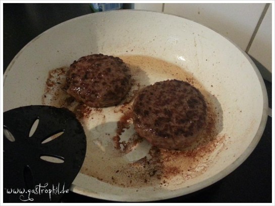 hereford-burger-patties-pfanne